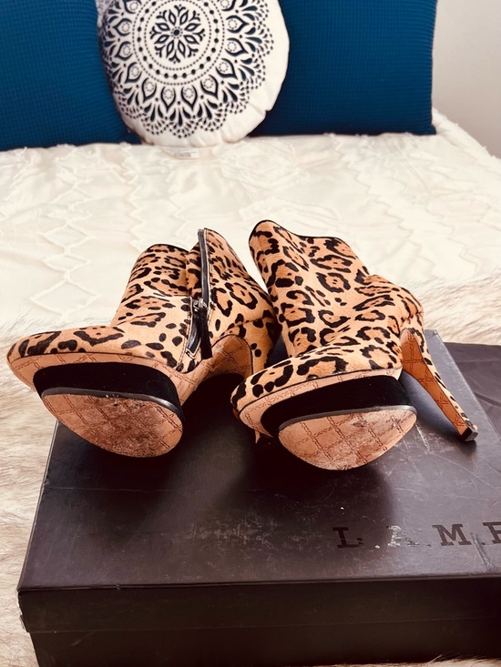 L.A.M.B. Leopard Calf Hair Ankle Boots w/ Box & Dust Bags Stiletto Heel Size 7.5 - Picture 7 of 13